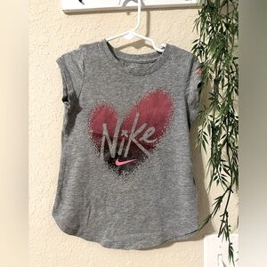 The Nike tee girl t-shirt size 5T